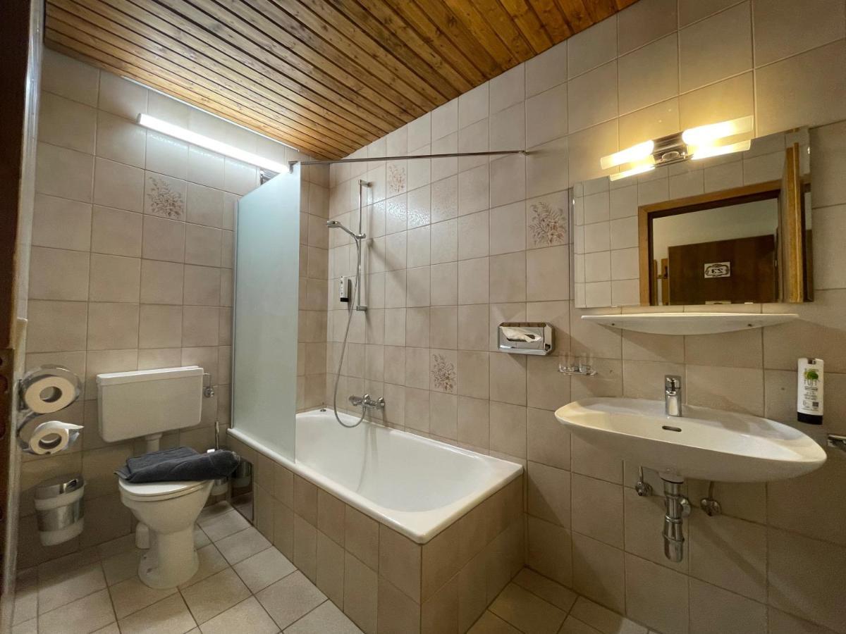 로이타쉬 Garni Baerenwirt B&B 외부 사진