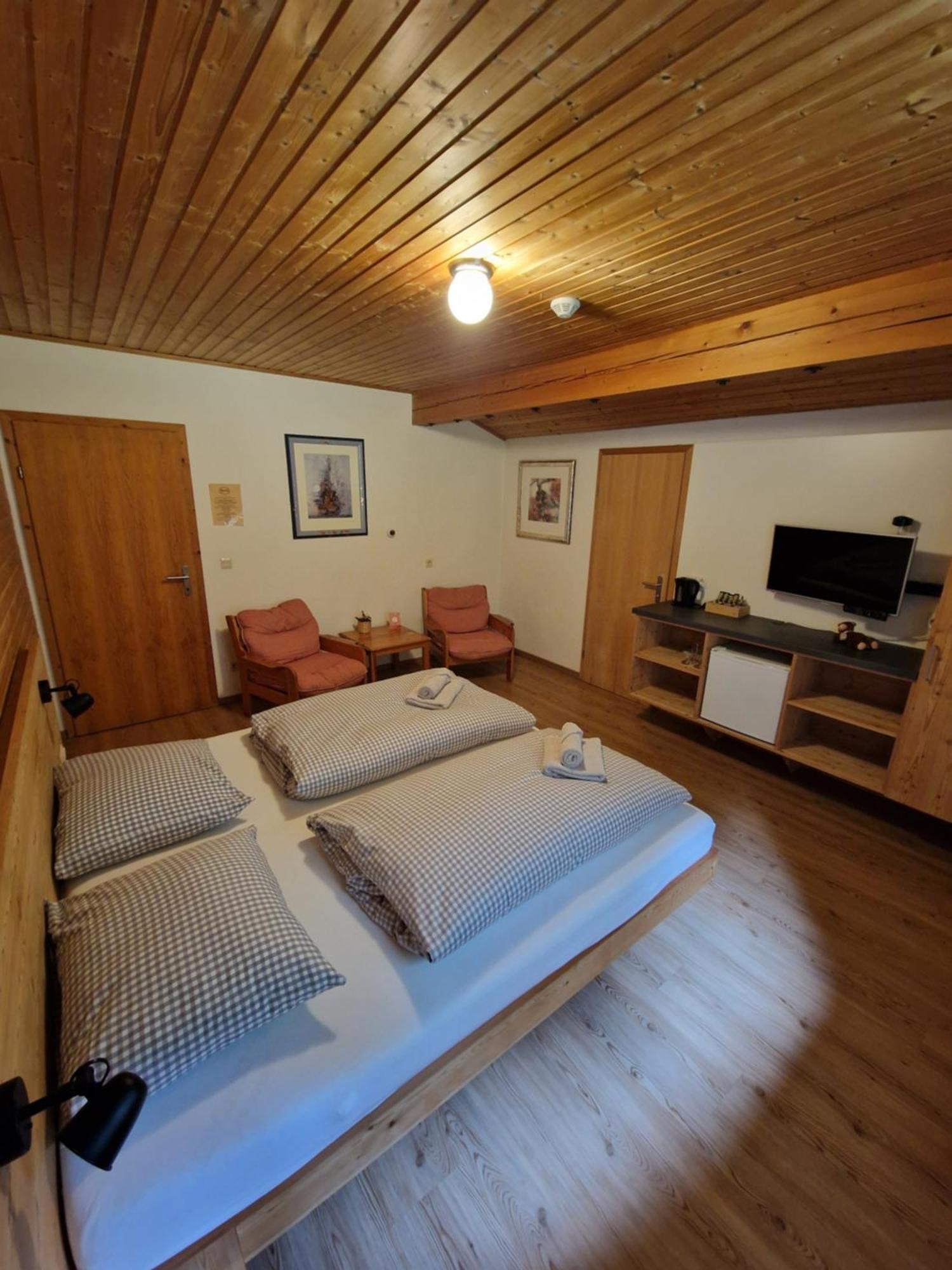 로이타쉬 Garni Baerenwirt B&B 외부 사진