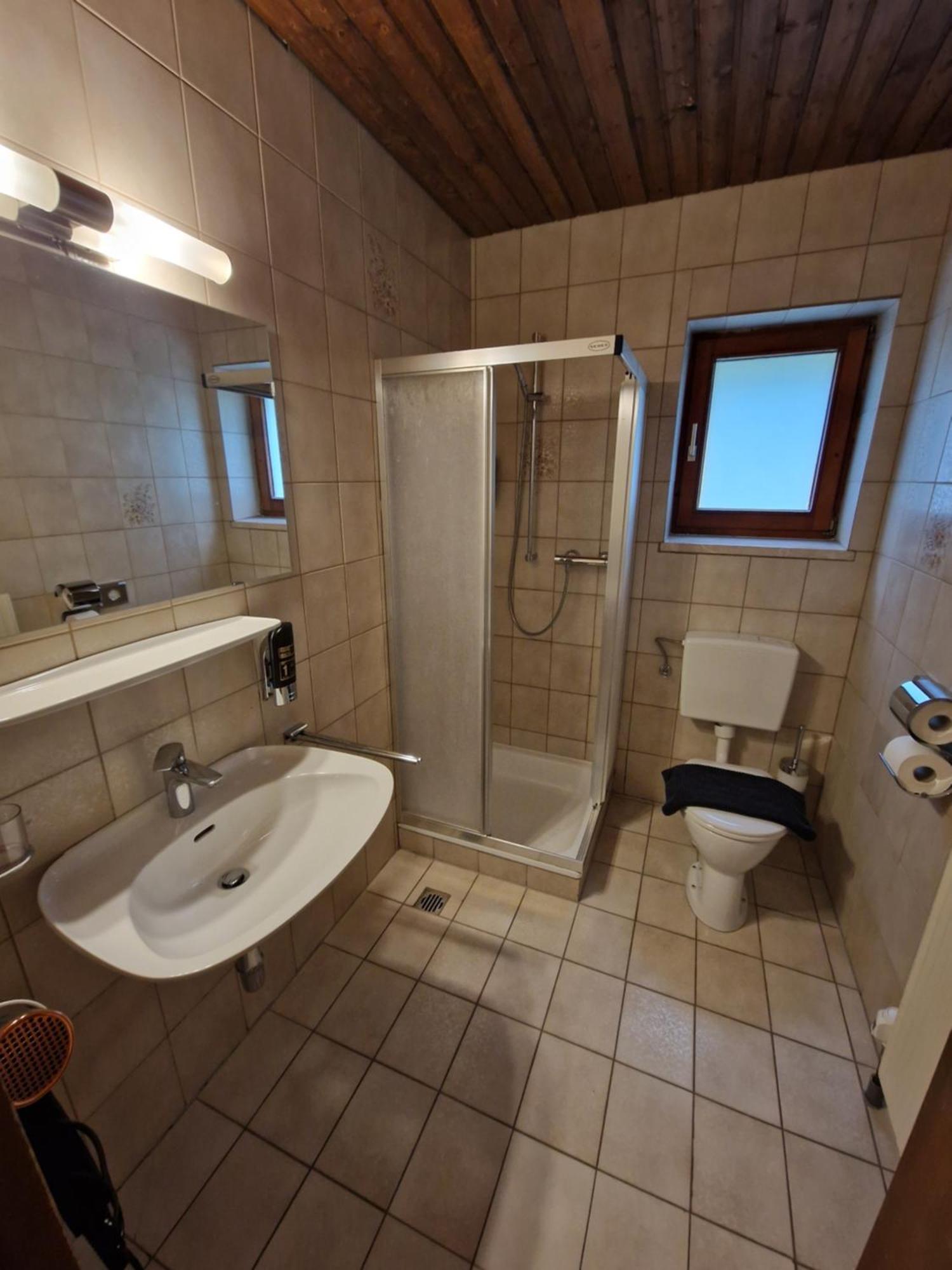 로이타쉬 Garni Baerenwirt B&B 외부 사진