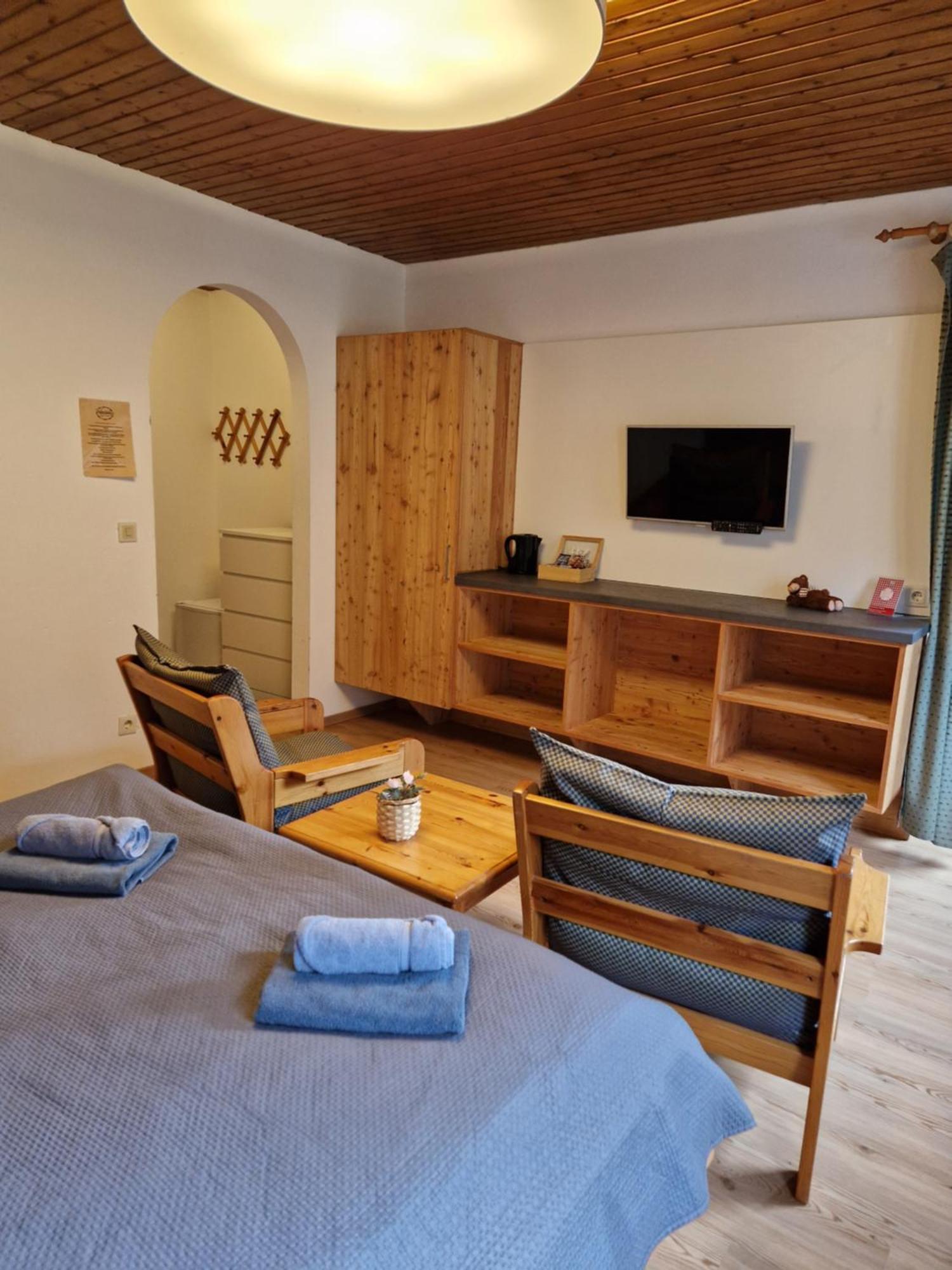 로이타쉬 Garni Baerenwirt B&B 외부 사진