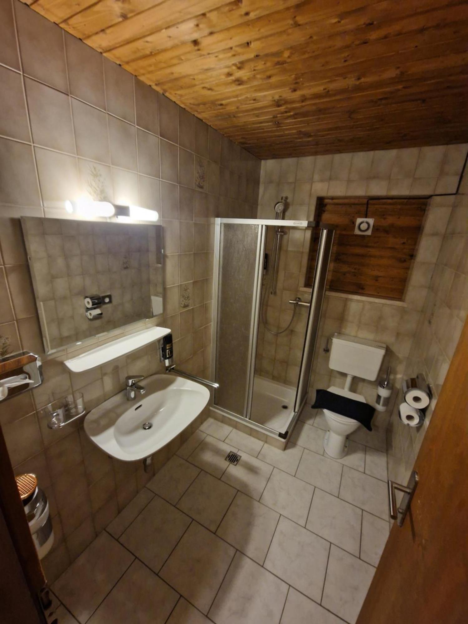 로이타쉬 Garni Baerenwirt B&B 외부 사진