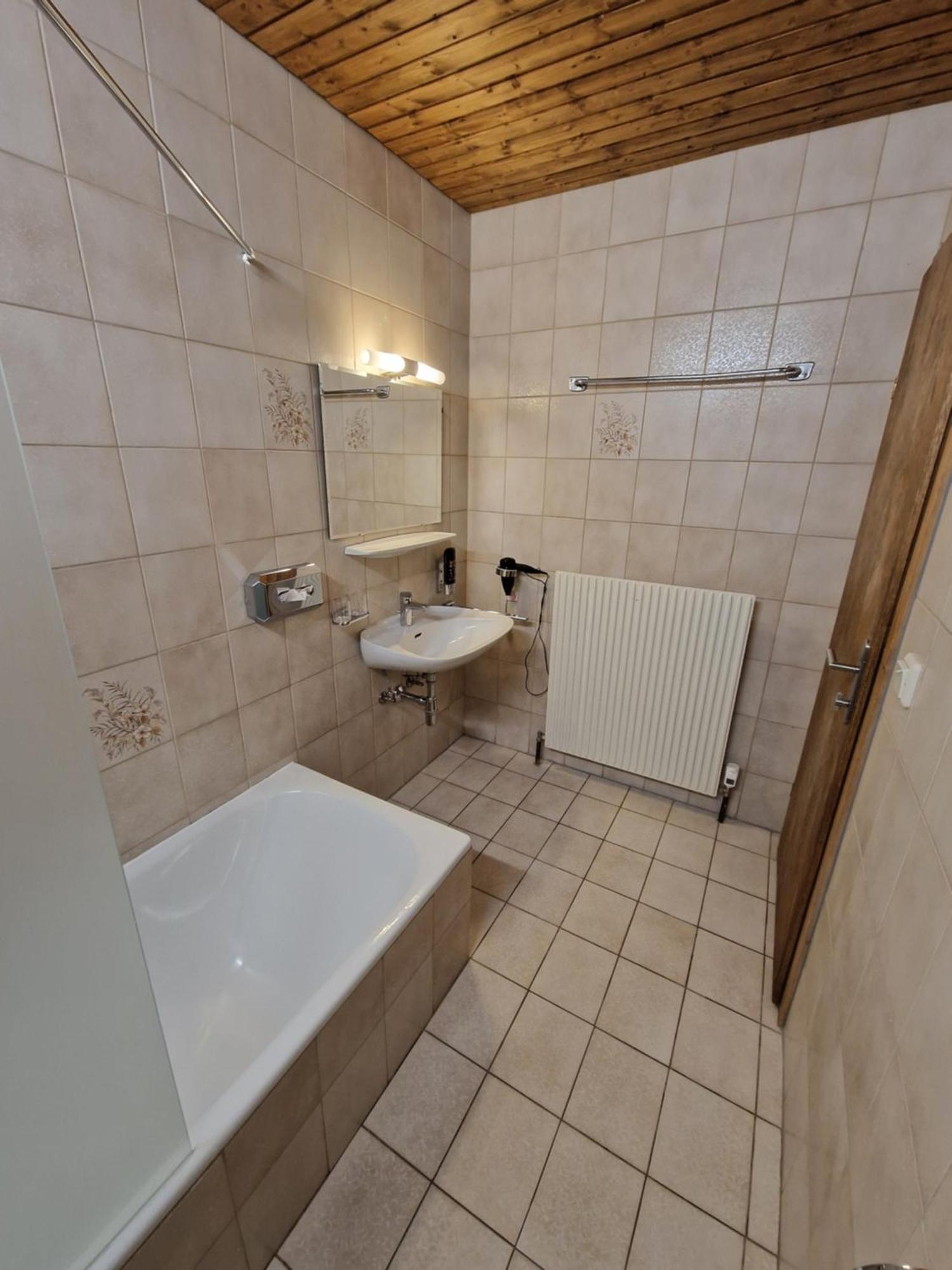 로이타쉬 Garni Baerenwirt B&B 외부 사진