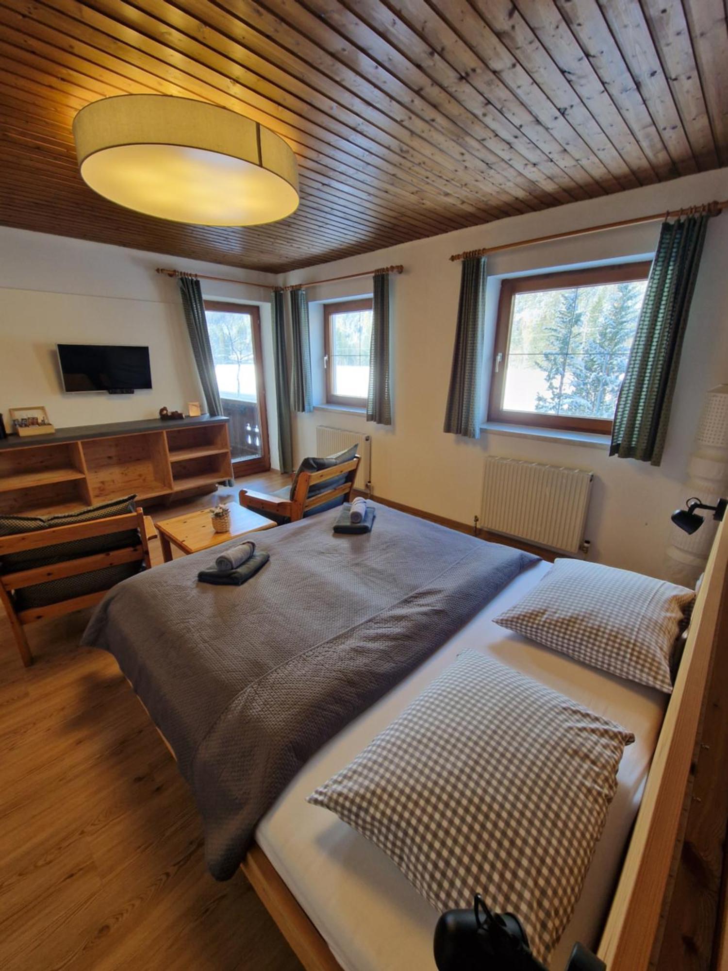 로이타쉬 Garni Baerenwirt B&B 외부 사진