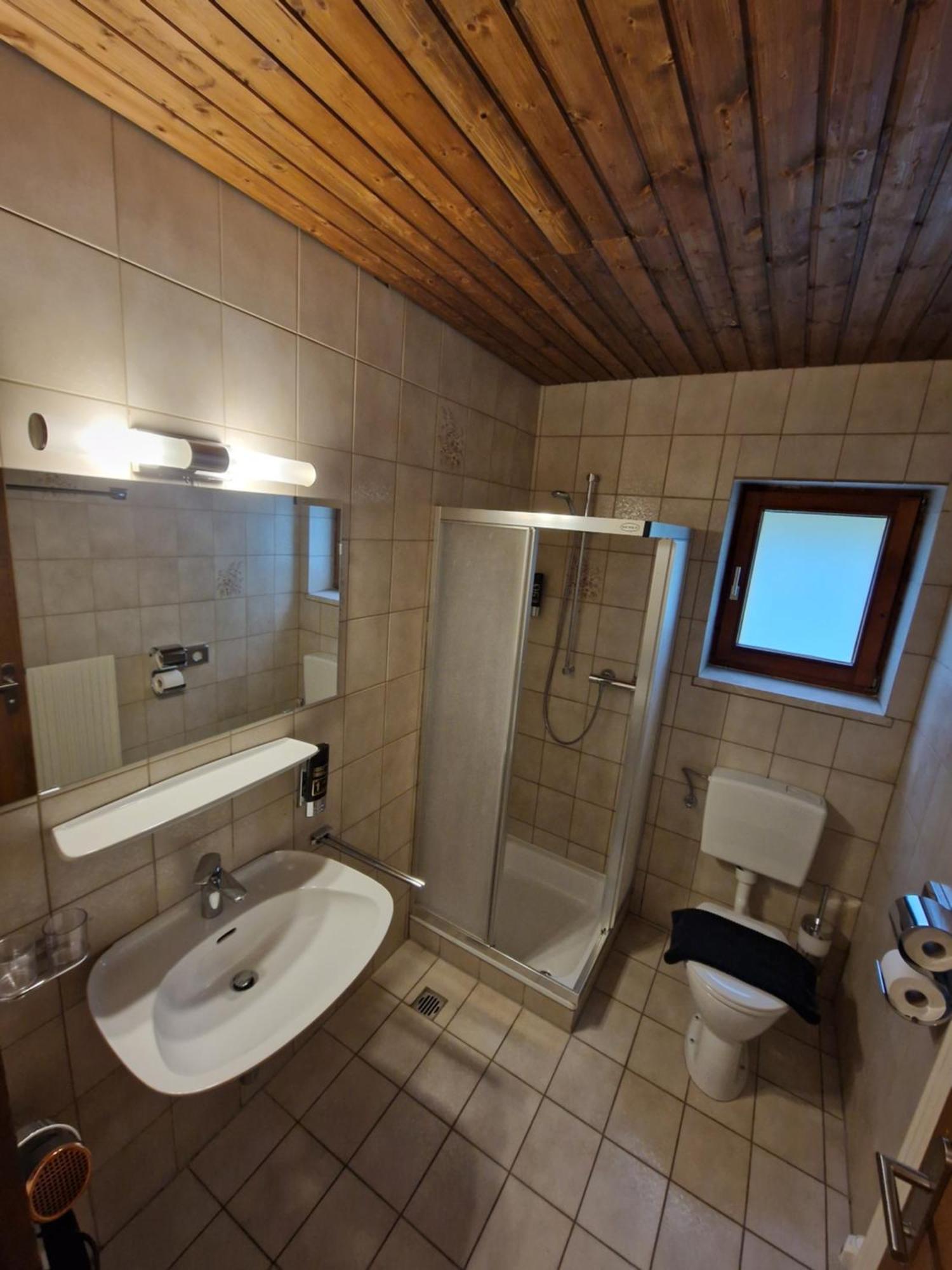 로이타쉬 Garni Baerenwirt B&B 외부 사진