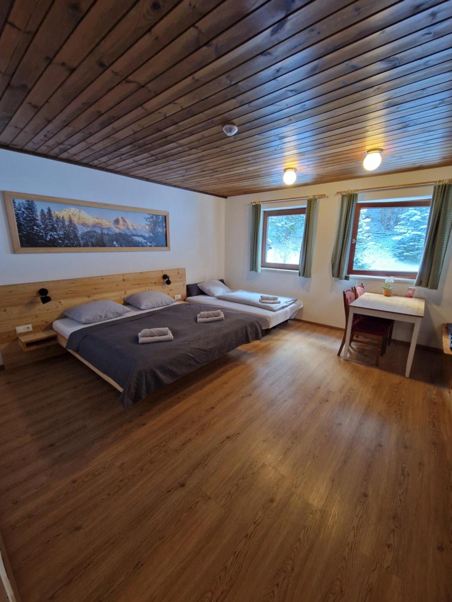 로이타쉬 Garni Baerenwirt B&B 외부 사진